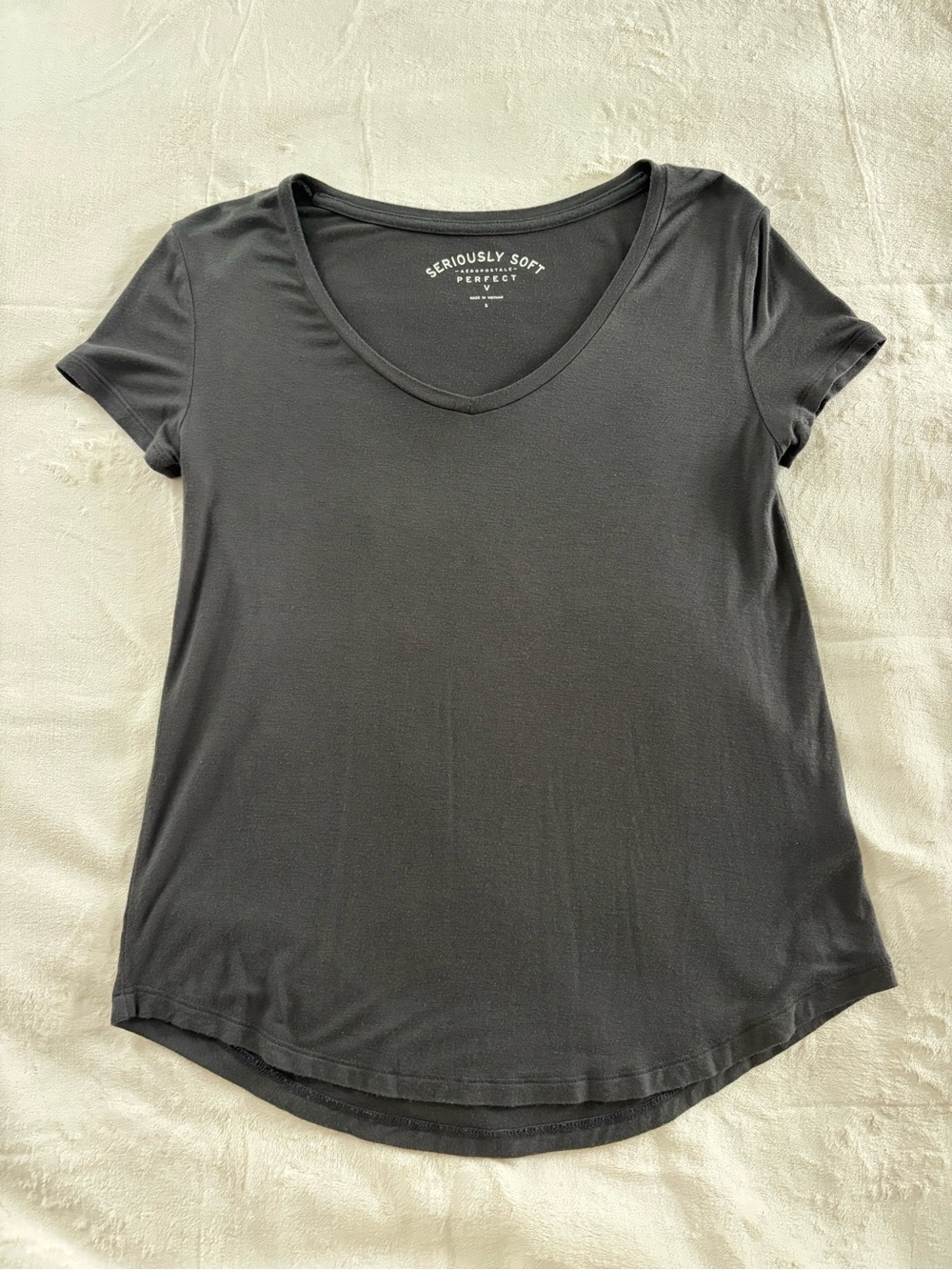 Aeropostale grey v neck top
